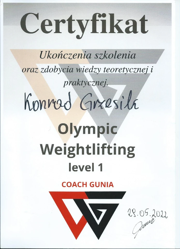 Trener personalny Konrad Kowal z Krakowa posiada certyfikat z dwuboju olimpijskiego.